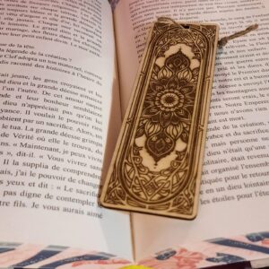 Marque-page bois gravé – Mandala